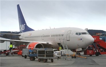 SAS Boeing 737-600 på plattan