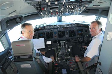 Norwegian 737 cockpit